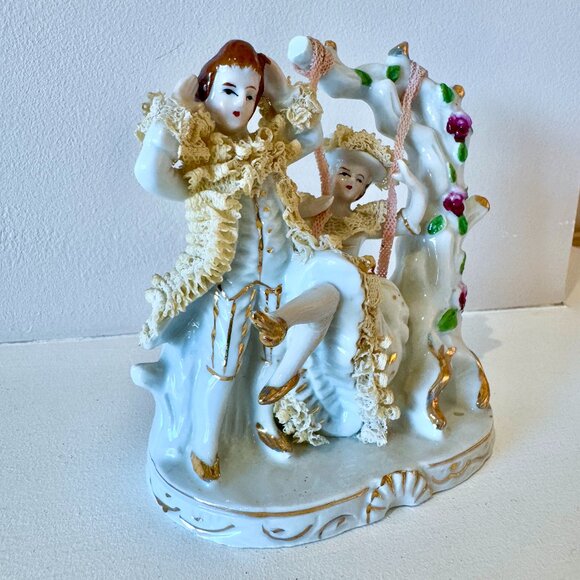 Vintage Dresden Style Ceramic and Lace Figurine Made in Japan - Picture 3 of 9